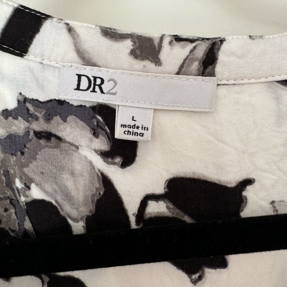 DR2 Black & White Floral Blouse - Picture 5 of 5